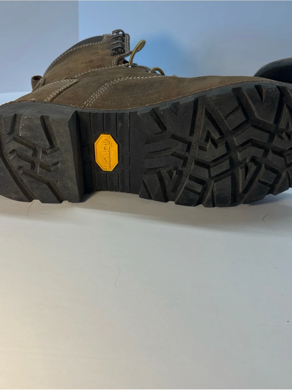 Danner Gritstone men’s 8” size 9 Brown Suede Work Boot with Vibram ASTM F2892-11